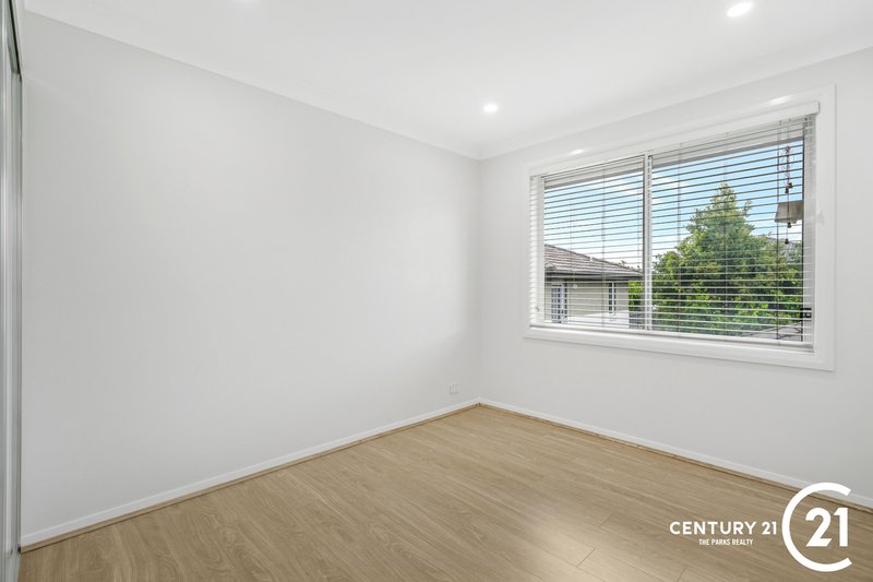 Photo - 12 Truscott Avenue, Middleton Grange NSW 2171 - Image 14