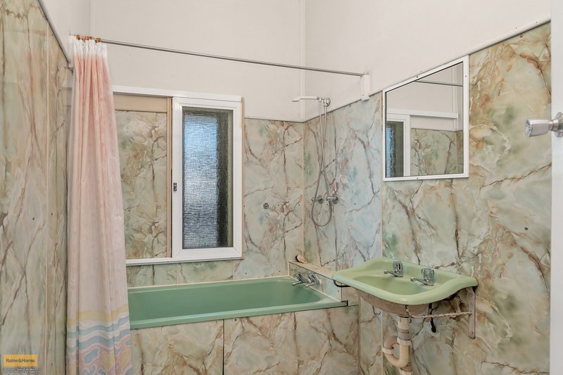 Photo - 12 Tulip Street, Goondi Hill QLD 4860 - Image 10