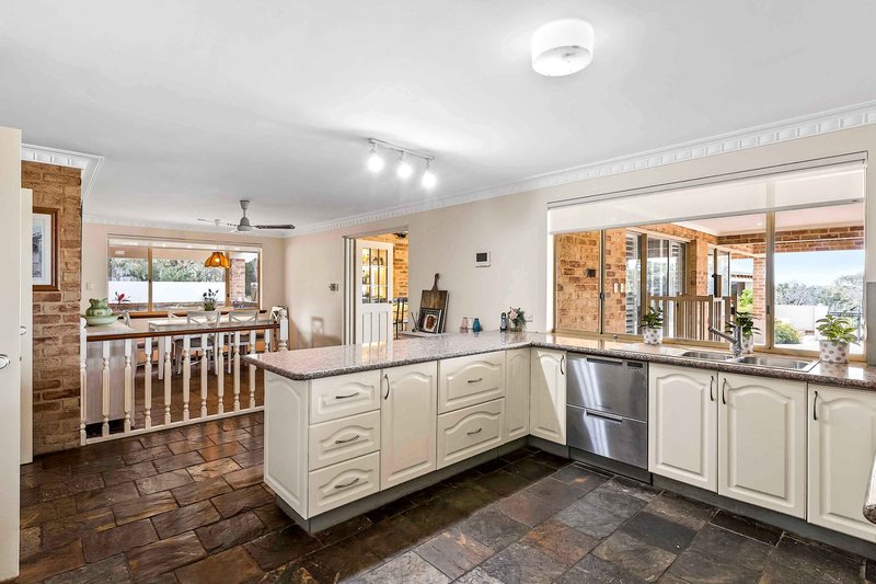 Photo - 12 Tulloch Court, Jandabup WA 6077 - Image 12