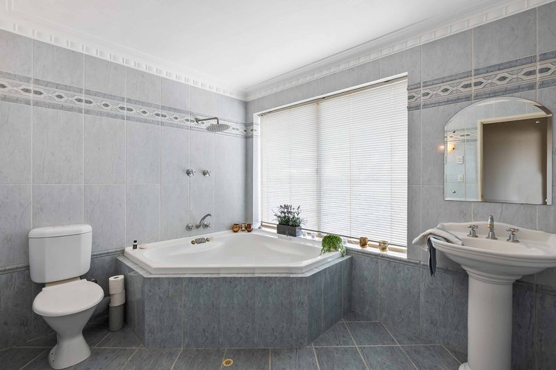 Photo - 12 Tulloch Court, Jandabup WA 6077 - Image 22