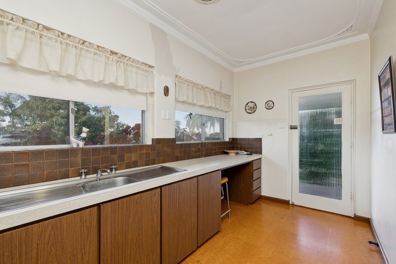 Photo - 12 Unwin Crescent, Salter Point WA 6152 - Image 4