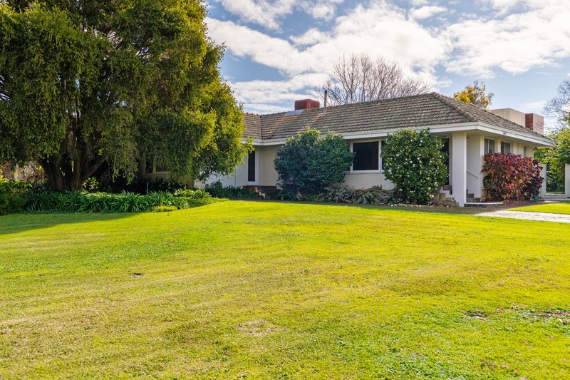 Photo - 12 Unwin Crescent, Salter Point WA 6152 - Image 24