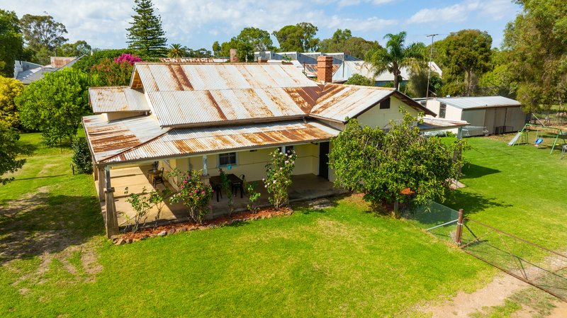 12 Urana Road, Burrumbuttock NSW 2642