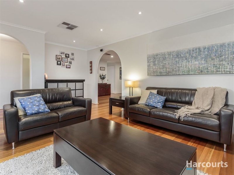 Photo - 12 Valleyview Drive, Rowville VIC 3178 - Image 6