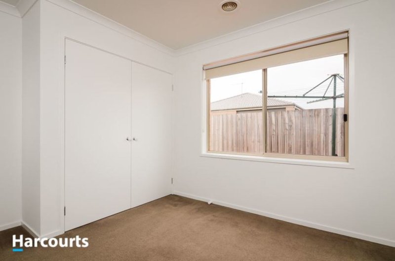 Photo - 12 Vega Terrace, Cranbourne VIC 3977 - Image 9