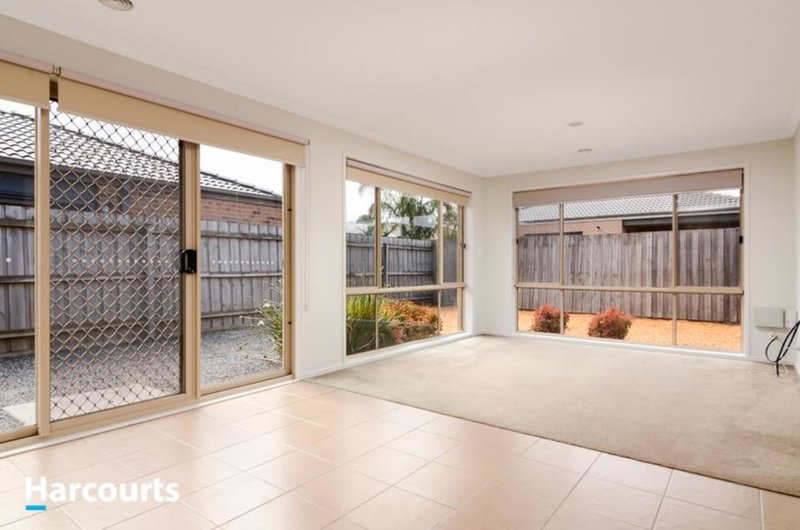 Photo - 12 Vega Terrace, Cranbourne VIC 3977 - Image 12