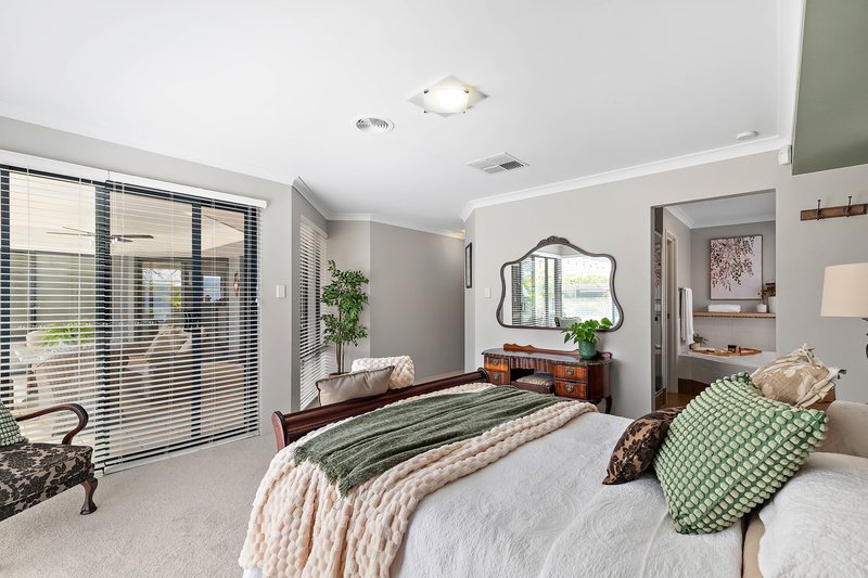 Photo - 12 Verde Road, Southern River WA 6110 - Image 15