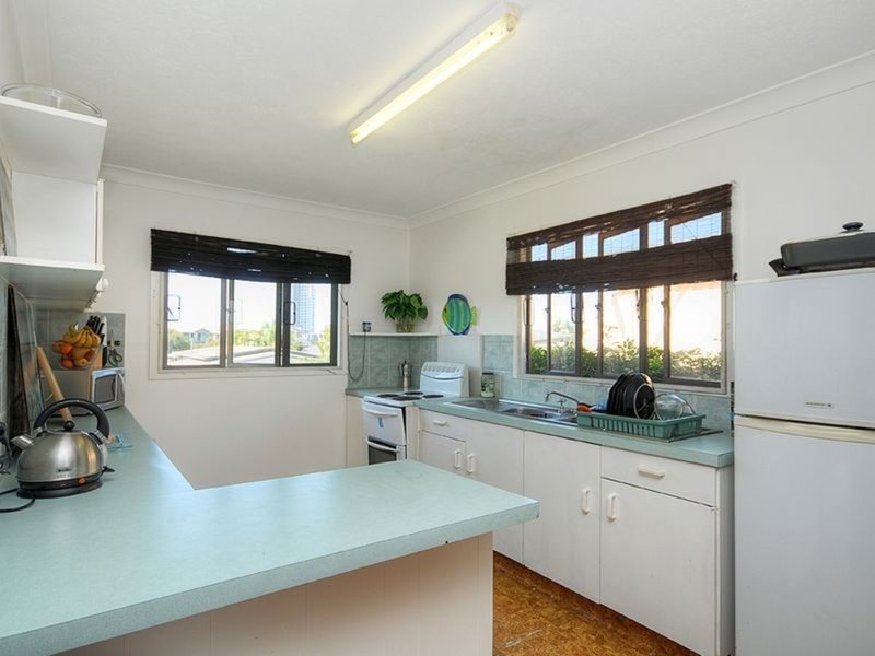 Photo - 12 Vernon Avenue, Labrador QLD 4215 - Image