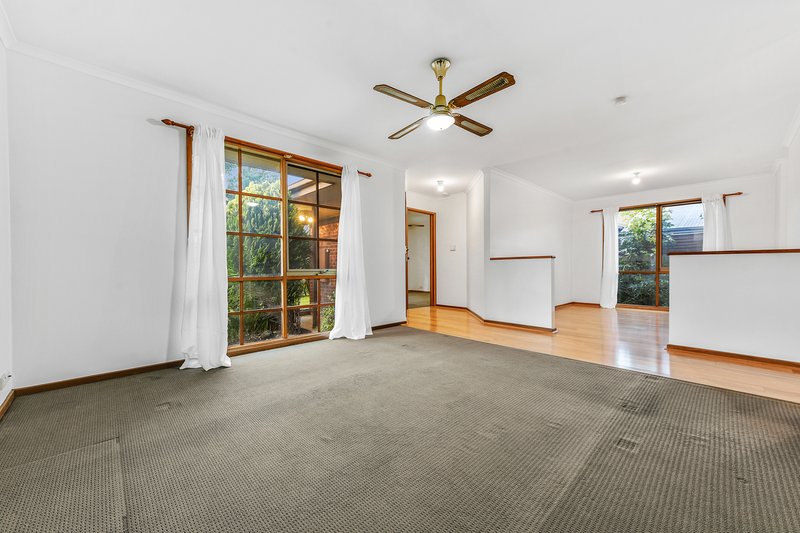 Photo - 12 Versailles Place, Narre Warren VIC 3805 - Image 3