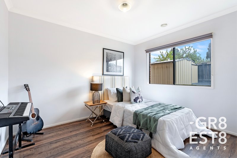 Photo - 12 Verve Circuit, Cranbourne West VIC 3977 - Image 13