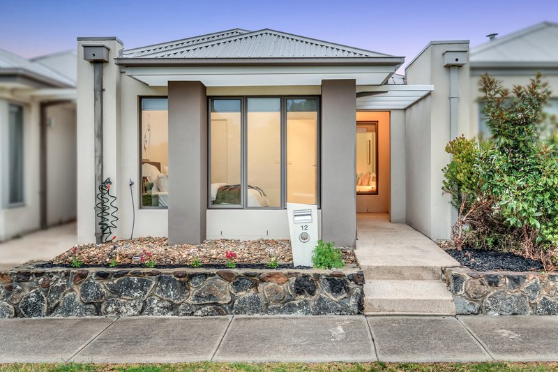 12 Viewrise Walk, Craigieburn VIC 3064