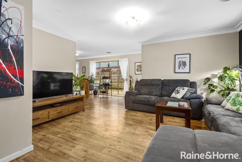 Photo - 12 Village Green Drive, Kyneton VIC 3444 - Image 3