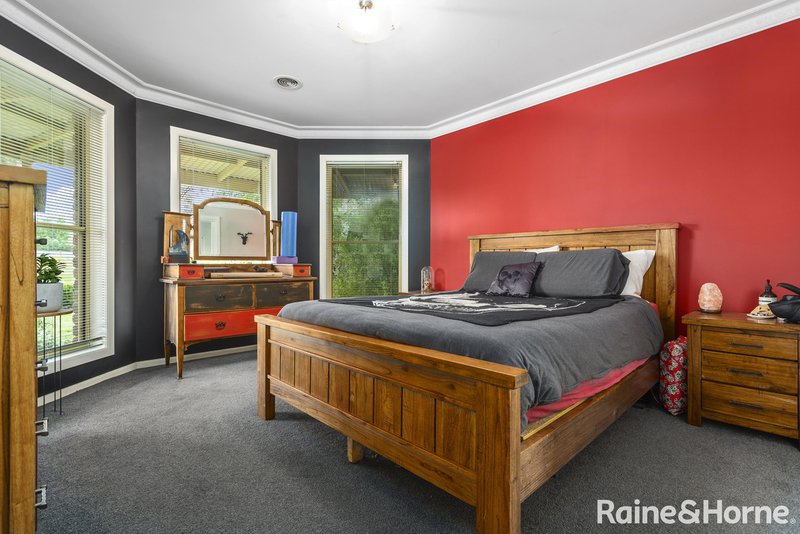 Photo - 12 Village Green Drive, Kyneton VIC 3444 - Image 8