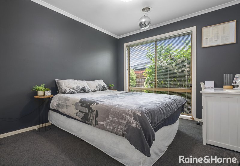 Photo - 12 Village Green Drive, Kyneton VIC 3444 - Image 10