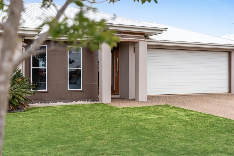 Photo - 12 Vinnicombe Street, Kearneys Spring QLD 4350 - Image 3