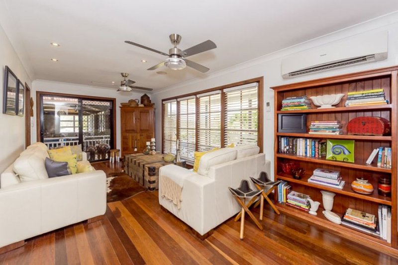 Photo - 12 Wakooka Drive, Wurdong Heights QLD 4680 - Image 5