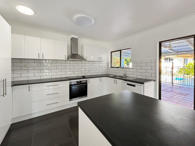 Photo - 12 Wakunai Close, Trinity Beach QLD 4879 - Image 1