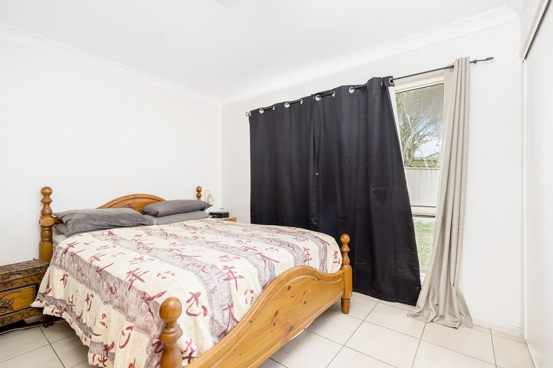 Photo - 12 Waldby Court, Emerald QLD 4720 - Image 7