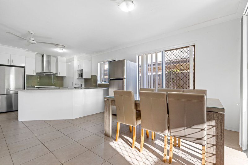 Photo - 12 Wallaman Close, Waterford QLD 4133 - Image 3