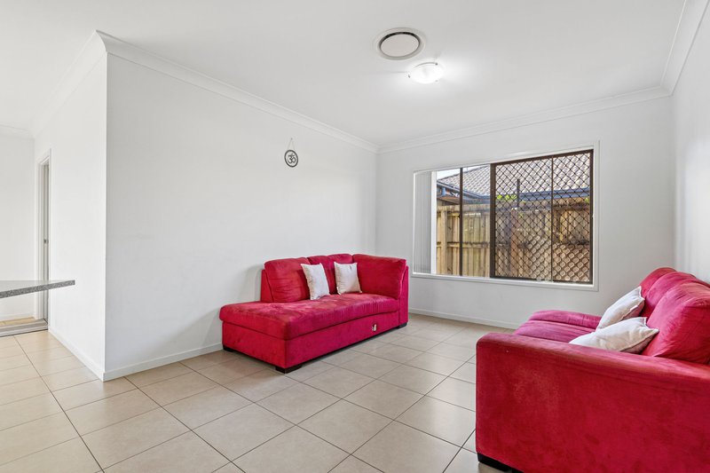 Photo - 12 Wallaman Close, Waterford QLD 4133 - Image 11