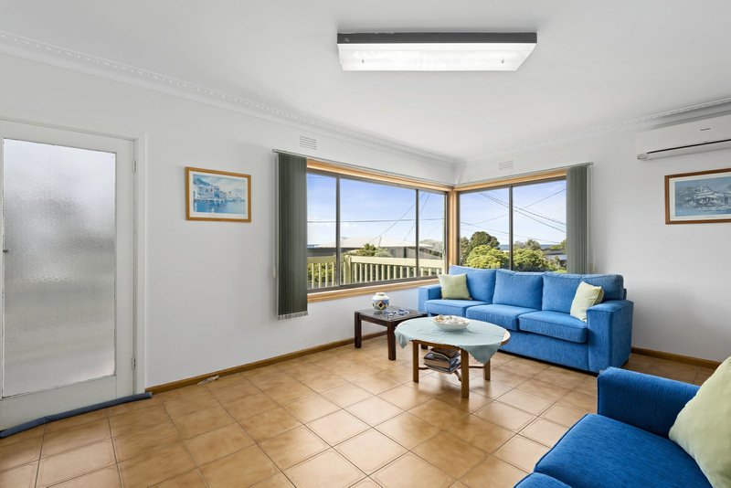 Photo - 12 Walpole Avenue, Indented Head VIC 3223 - Image 5