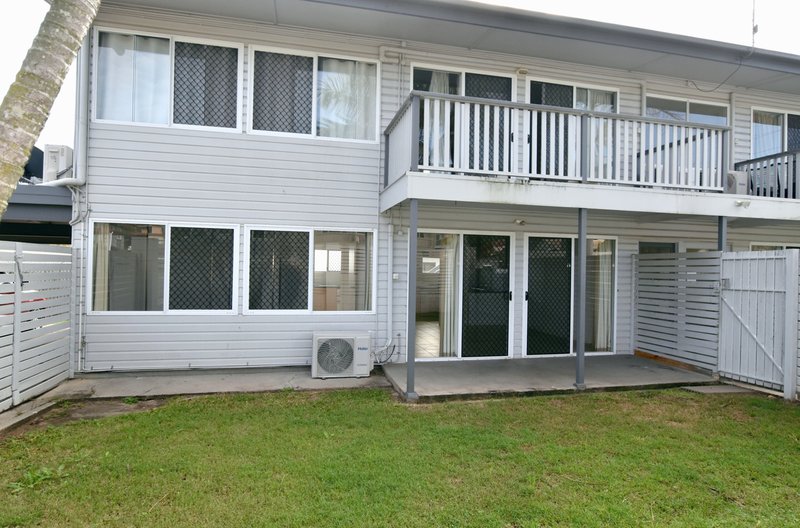 Photo - 1/2 Walters Avenue, West Gladstone QLD 4680 - Image 2