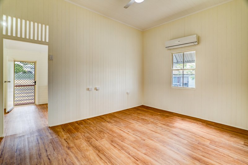 Photo - 12 Walters Street, Lowood QLD 4311 - Image 5