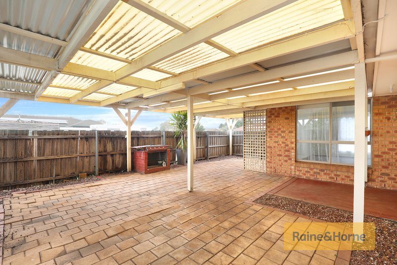 Photo - 12 Walton Street, Melton South VIC 3338 - Image 10