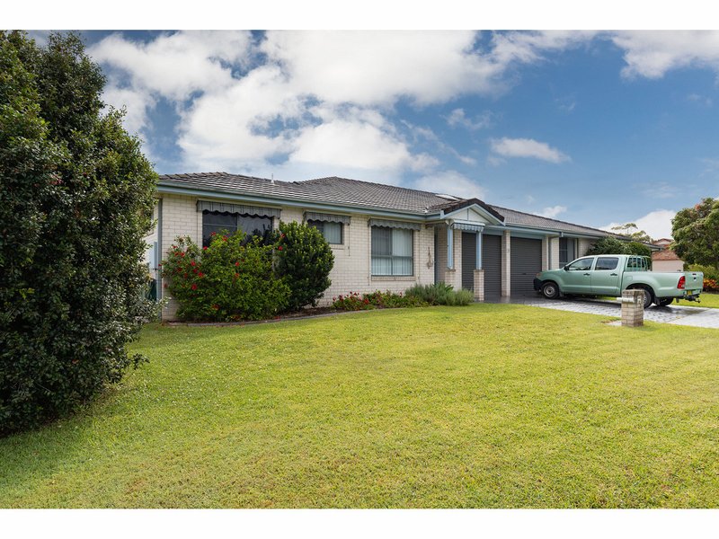 1/2 Wamara Crescent, Forster NSW 2428