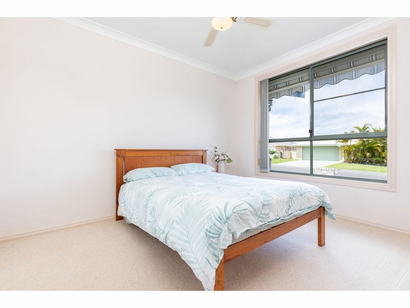 Photo - 1/2 Wamara Crescent, Forster NSW 2428 - Image 10