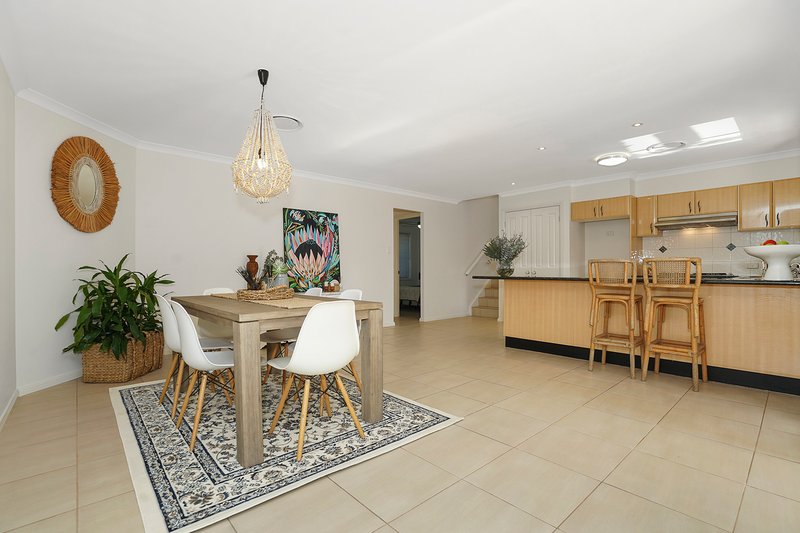 Photo - 12 Warburton Close, Macquarie Hills NSW 2285 - Image 3