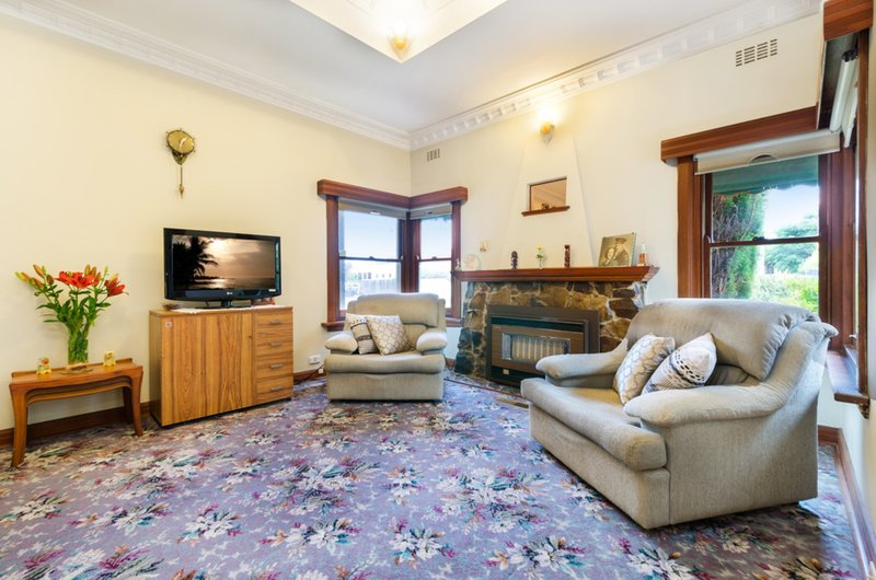 Photo - 12 Ward Street, Cheltenham VIC 3192 - Image 2