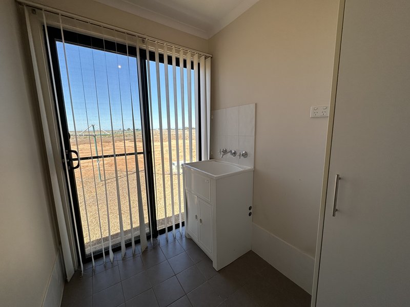 Photo - 12 Warner Drive, Port Paterson SA 5700 - Image 12