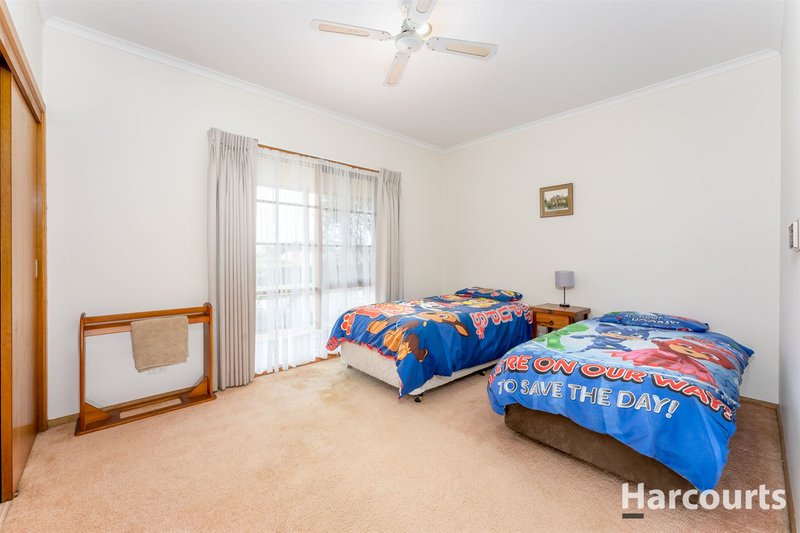 Photo - 12 Warraview Close, Warragul VIC 3820 - Image 12