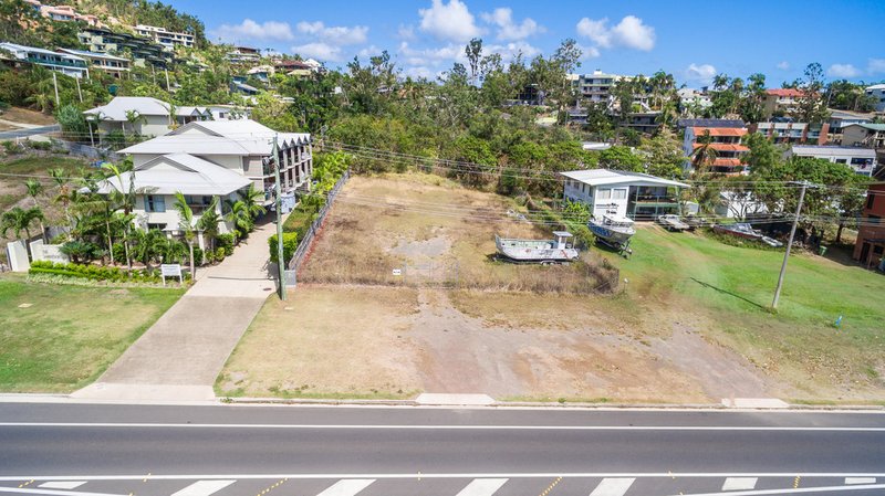 Photo - 12 Waterson Way, Airlie Beach QLD 4802 - Image 9