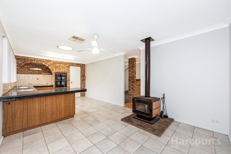 Photo - 12 Waterton Way, Cooloongup WA 6168 - Image 9