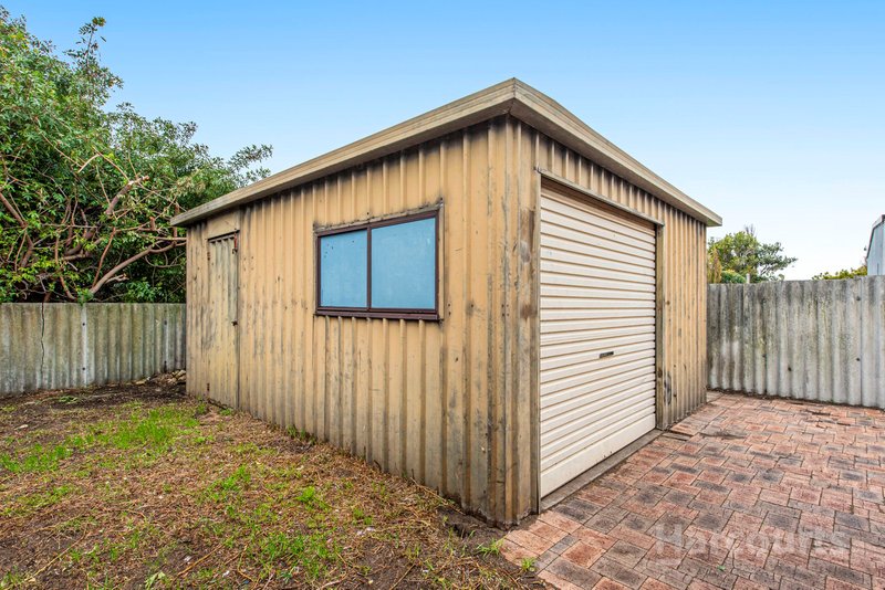 Photo - 12 Waterton Way, Cooloongup WA 6168 - Image 23
