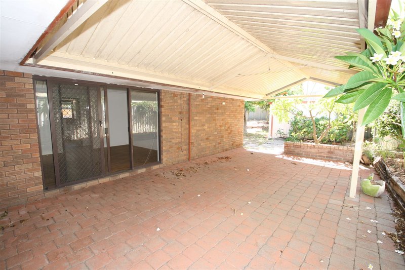 Photo - 12 Welch Way, Warnbro WA 6169 - Image 3