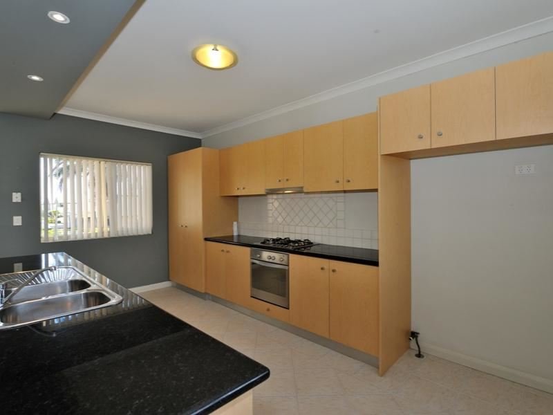 Photo - 12 Weld Street, Rockingham WA 6168 - Image 5