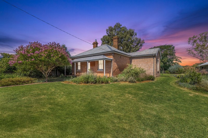 12 Wellington St , Binalong NSW 2584