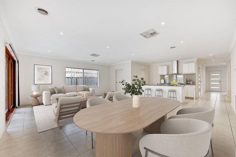 Photo - 12 Westbury Parkway, Roxburgh Park VIC 3064 - Image 3