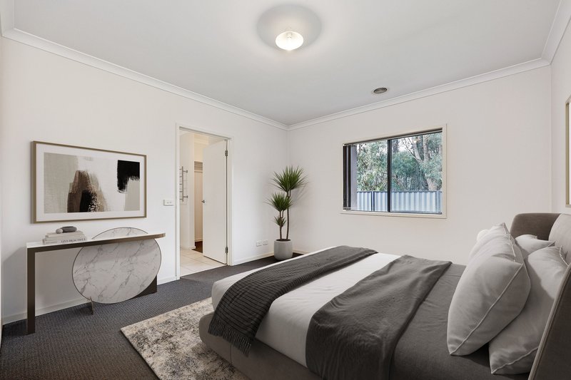 Photo - 12 Westbury Parkway, Roxburgh Park VIC 3064 - Image 7
