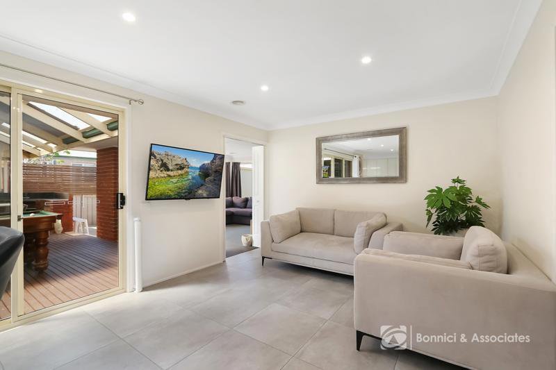 Photo - 12 Whernside Drive, Wodonga VIC 3690 - Image 4