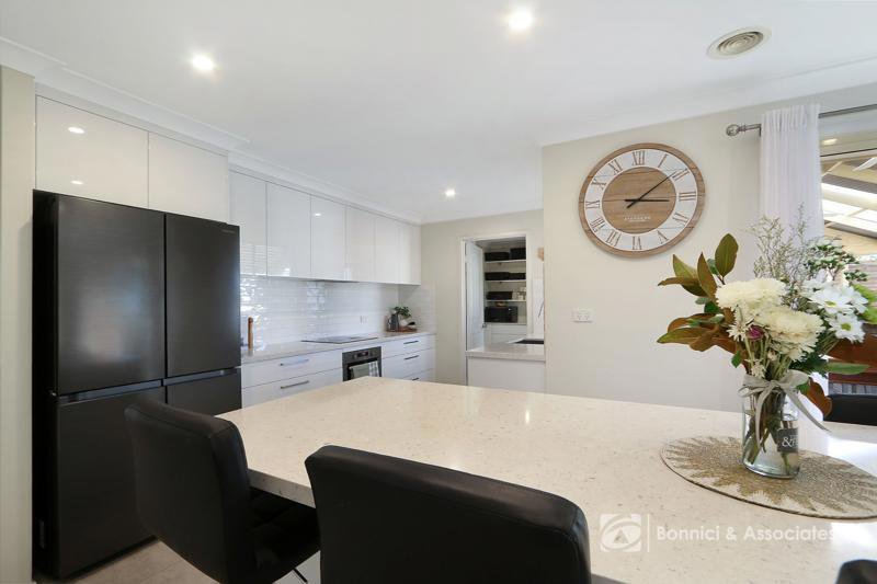 Photo - 12 Whernside Drive, Wodonga VIC 3690 - Image 13