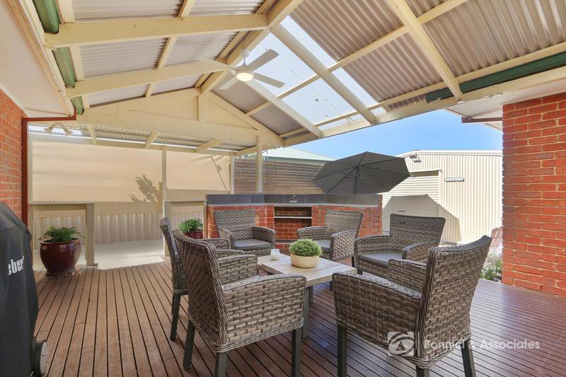 Photo - 12 Whernside Drive, Wodonga VIC 3690 - Image 22