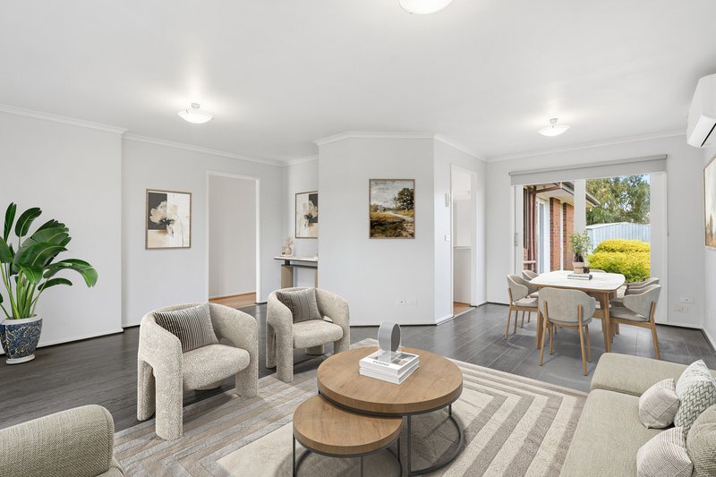 Photo - 12 Whipbird Close, Werribee VIC 3030 - Image 2