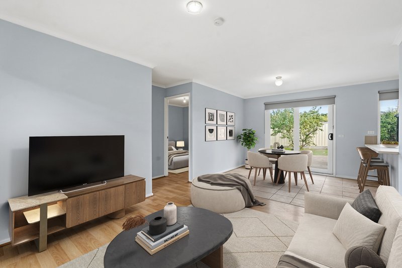 Photo - 12 Whipbird Close, Werribee VIC 3030 - Image 4