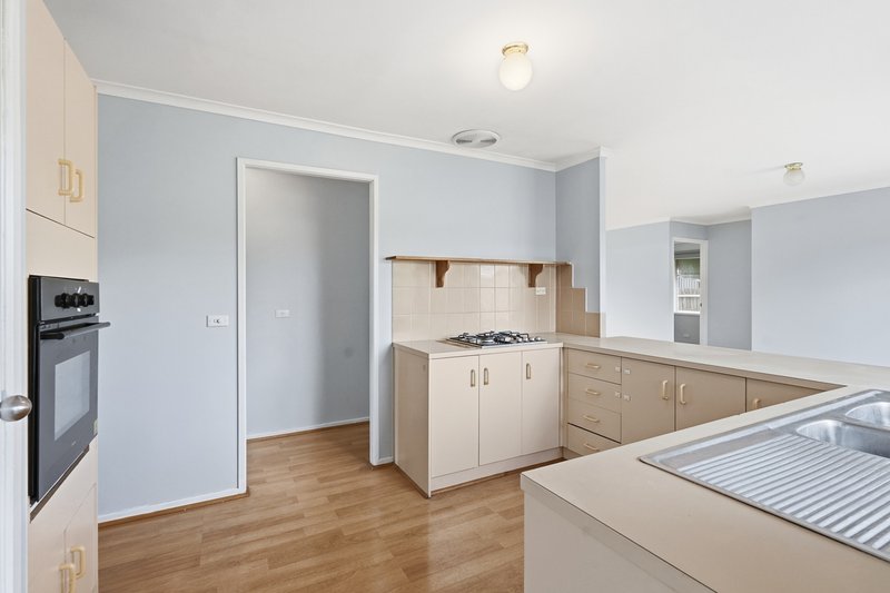 Photo - 12 Whipbird Close, Werribee VIC 3030 - Image 6