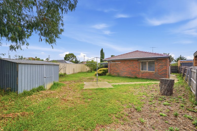 Photo - 12 Whipbird Close, Werribee VIC 3030 - Image 9