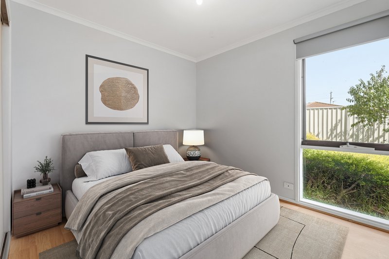 Photo - 12 Whipbird Close, Werribee VIC 3030 - Image 11